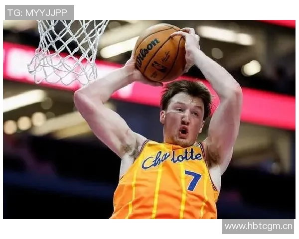 克尼佩尔表现出色12投7中砍下21分7助攻三分球命中率高达55 克尼佩尔表现出色12投7中砍下21分7助攻三分球命中率高达55