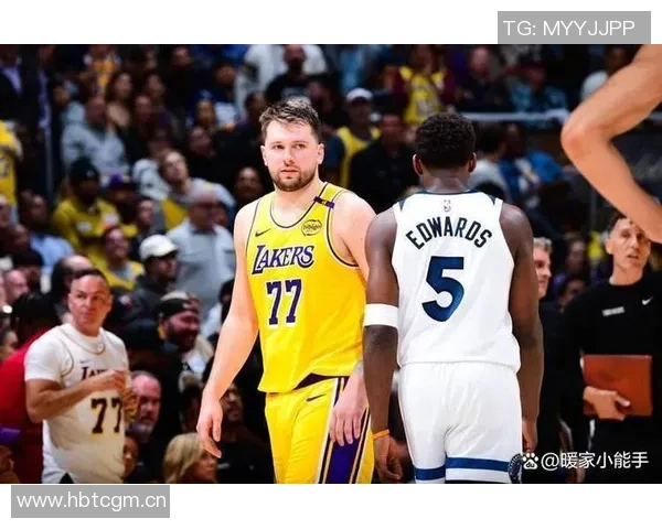 本赛季场均得分前十榜单东契奇领衔马克西紧随其后六人得分超三十